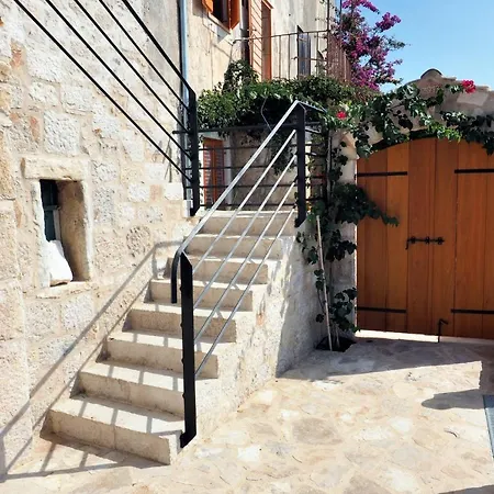 Nautilus-bay Steinhaus Im Dorf Von Fuer 2-7 Personen, 3 Schlafzimmer * Zavala