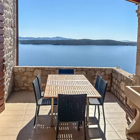 Nautilus-bay Steinhaus Im Dorf Von Fuer 2-7 Personen, 3 Schlafzimmer * Zavala