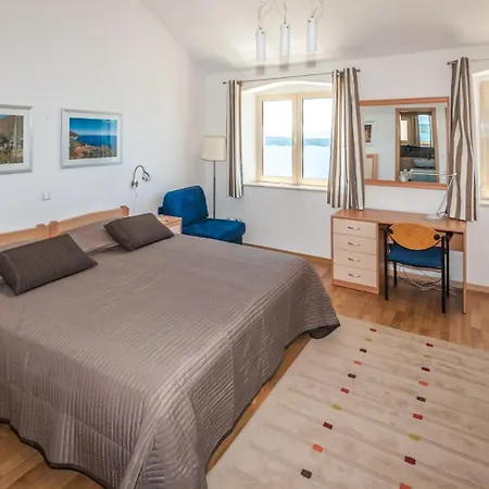 Nautilus-bay Steinhaus Im Dorf Von Fuer 2-7 Personen, 3 Schlafzimmer * Zavala