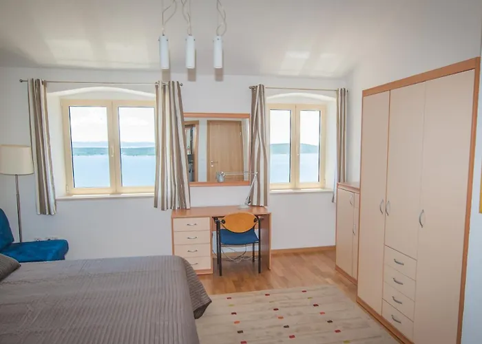 Nautilus-Bay Steinhaus Im Dorf Von Zavala Fuer 2-7 Personen, 3 Schlafzimmer * Zavala