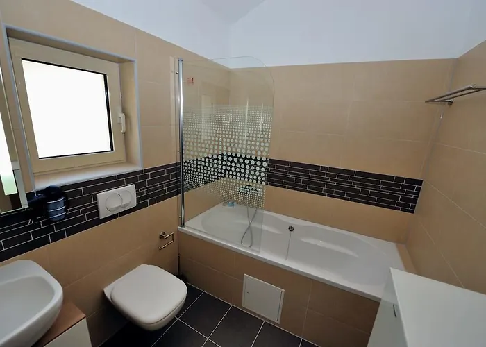 Holiday home Nautilus-Bay Steinhaus Im Dorf Von Zavala Fuer 2-7 Personen, 3 Schlafzimmer Zavala