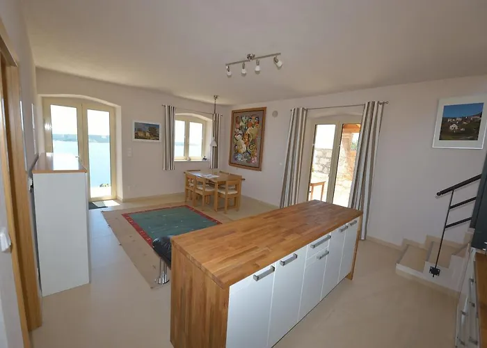 Nautilus-Bay Steinhaus Im Dorf Von Zavala Fuer 2-7 Personen, 3 Schlafzimmer