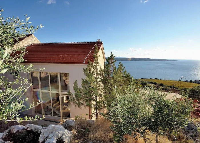 Holiday home Nautilus-Bay Steinhaus Im Dorf Von Zavala Fuer 2-7 Personen, 3 Schlafzimmer Zavala